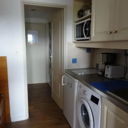Appartement Appartement Hyeres, 1 Piece, 4 Personnes - Fr-1-335-139 *
