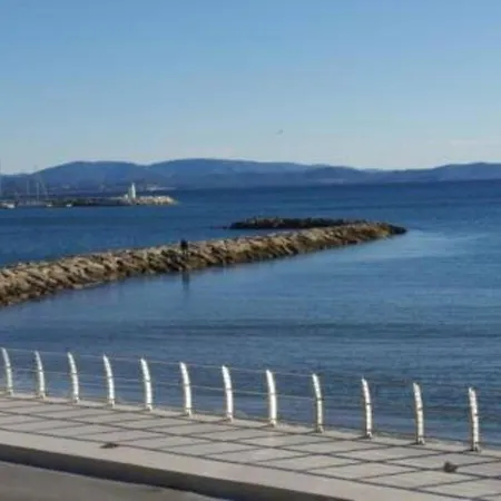 Appartement Hyeres, 1 Piece, 4 Personnes - Fr-1-335-139 *