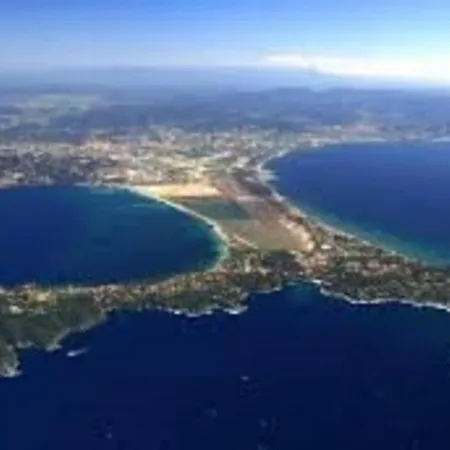 Apartment Appartement Hyeres, 1 Piece, 4 Personnes - Fr-1-335-139 *
